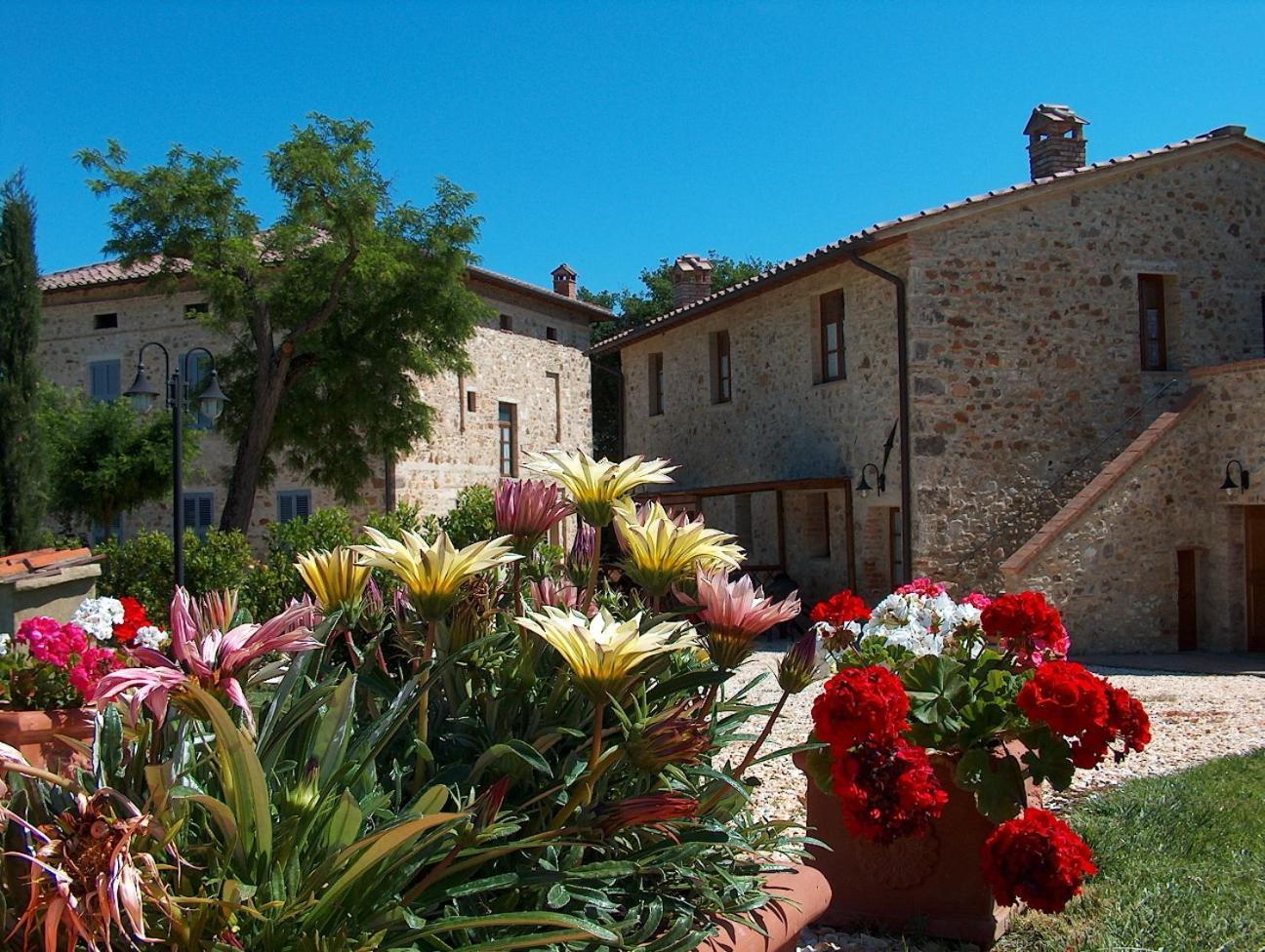 Borgo Il Villino Guest House Casole d'Elsa Luaran gambar